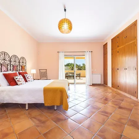 Villa Vale Do Garrao V4